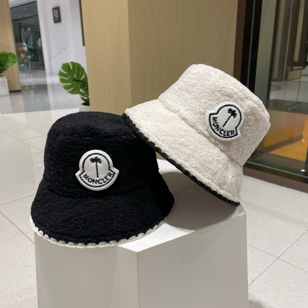 蒙口moncler秋冬专柜新款羊羔毛渔夫帽温暖舒适的大羔毛巨显脸瘦！集美们御寒凹造型必备款！蓬蓬小泰迪卷