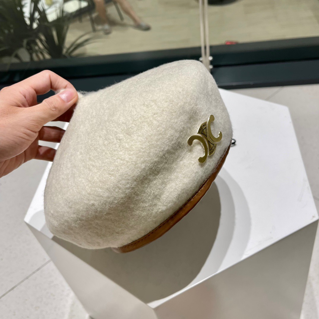 Celine赛琳羊毛贝雷帽烫印金色logo头围57cm