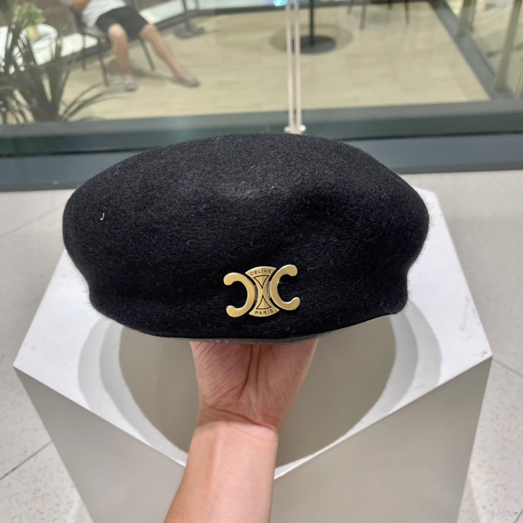Celine赛琳羊毛贝雷帽烫印金色logo头围57cm