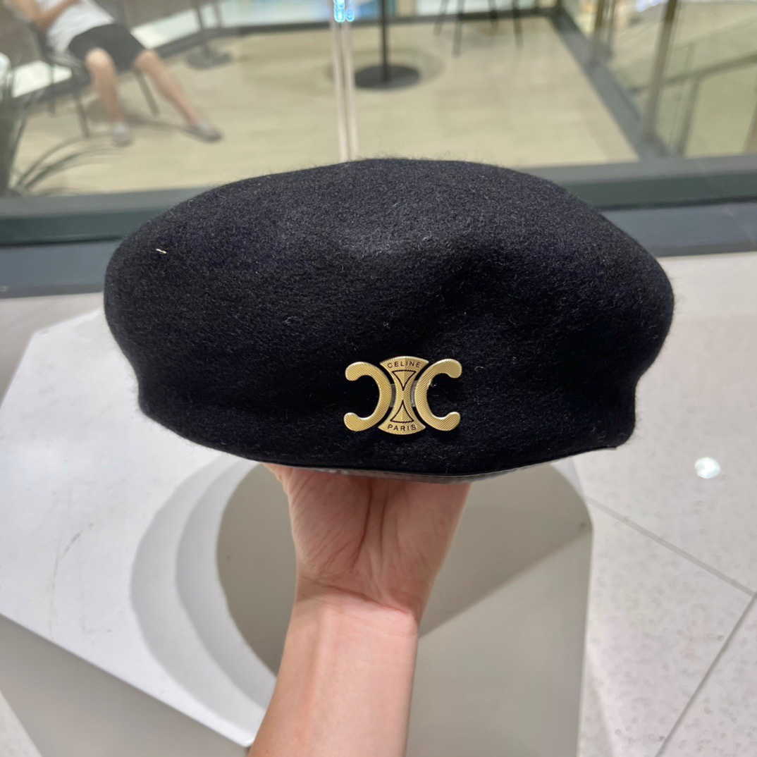 Celine赛琳羊毛贝雷帽烫印金色logo头围57cm