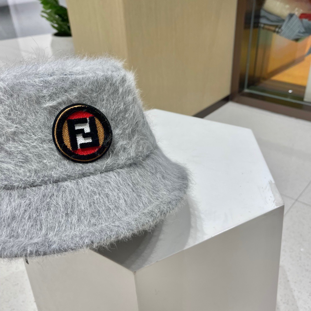 芬迪Fendi2023秋冬新款渔夫帽加厚保暖渔夫帽