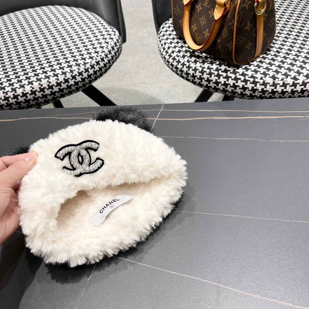 Chanel香奈儿软软的狐狸毛球毛绒绒帽子女秋冬新款保暖护耳套头帽针织帽冷帽潮