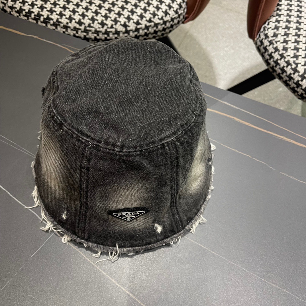 普拉达Prada新款水桶牛仔渔夫帽精致格调有感觉断货热门质量超赞