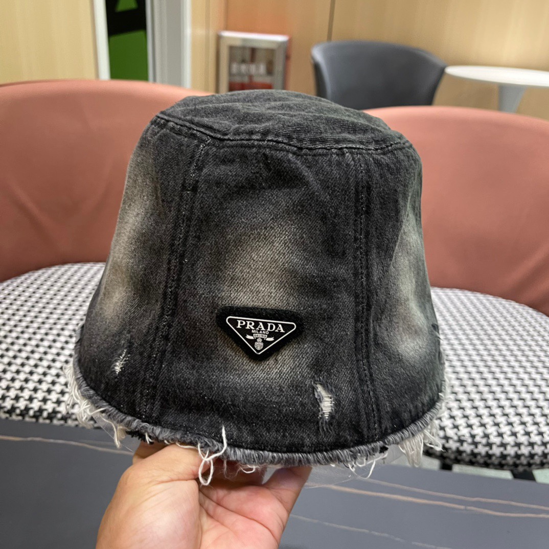 普拉达Prada新款水桶牛仔渔夫帽精致格调有感觉断货热门质量超赞