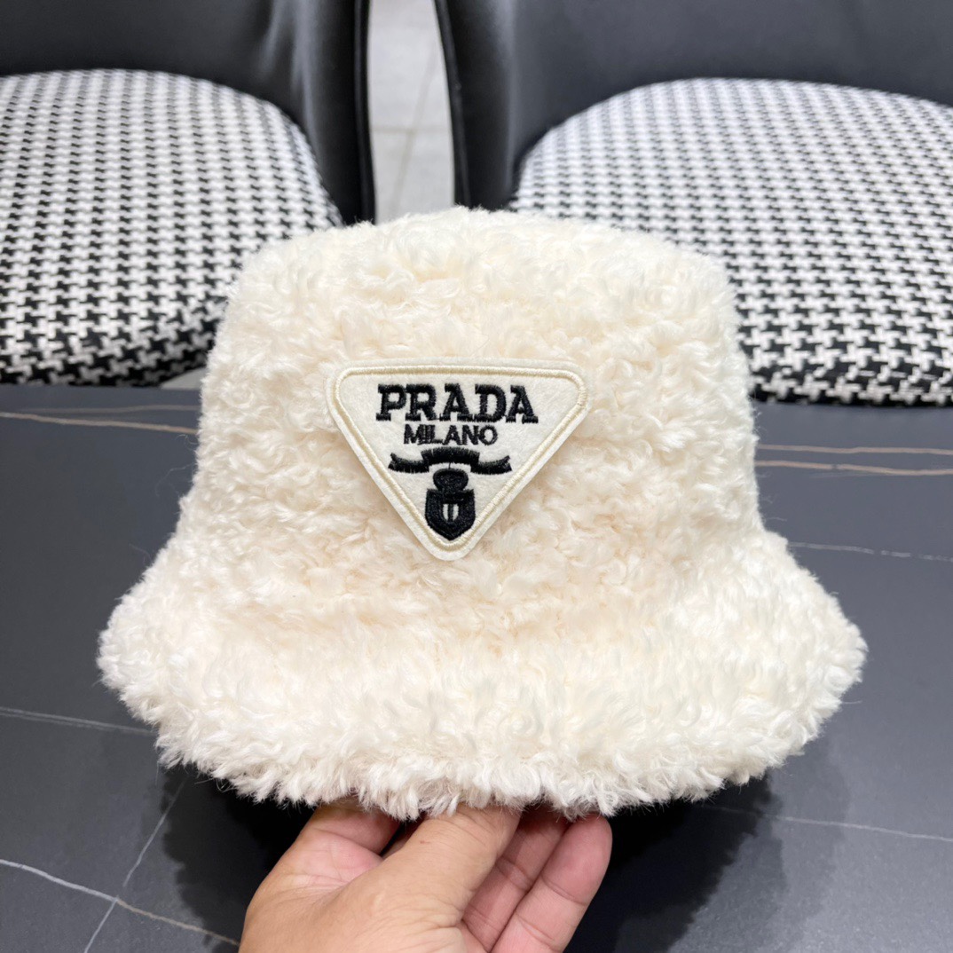 普拉达Prada2024秋冬款毛绒渔夫帽日系大头围显脸小百搭保暖帽