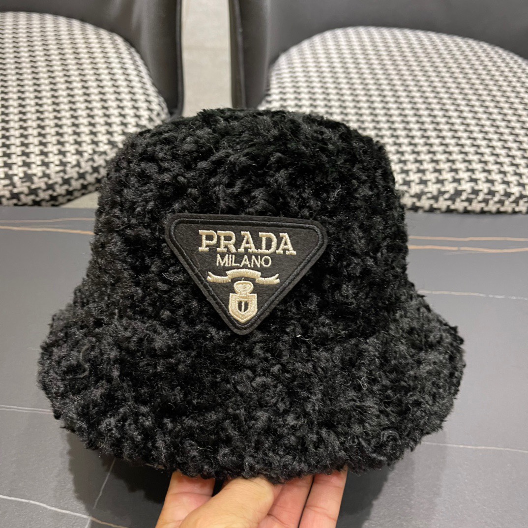 普拉达Prada2024秋冬款毛绒渔夫帽日系大头围显脸小百搭保暖帽