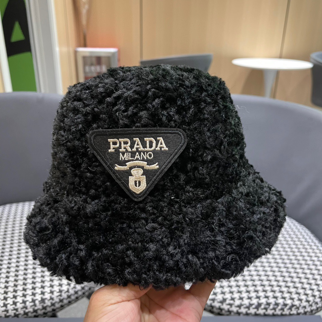 普拉达Prada2024秋冬款毛绒渔夫帽日系大头围显脸小百搭保暖帽