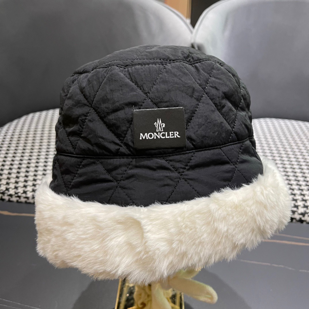 蒙囗MONCLER2024秋冬款毛绒护耳雷锋帽加厚更保暖时尚流行质感一流秋冬保暖最佳名品赶紧订购哦跑量款