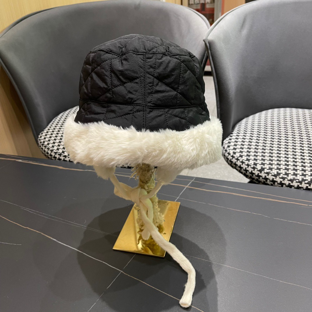 蒙囗MONCLER2024秋冬款毛绒护耳雷锋帽加厚更保暖时尚流行质感一流秋冬保暖最佳名品赶紧订购哦跑量款