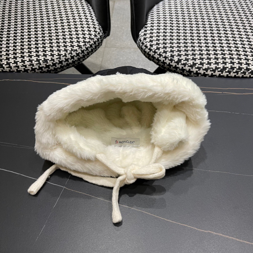蒙囗MONCLER2024秋冬款毛绒护耳雷锋帽加厚更保暖时尚流行质感一流秋冬保暖最佳名品赶紧订购哦跑量款