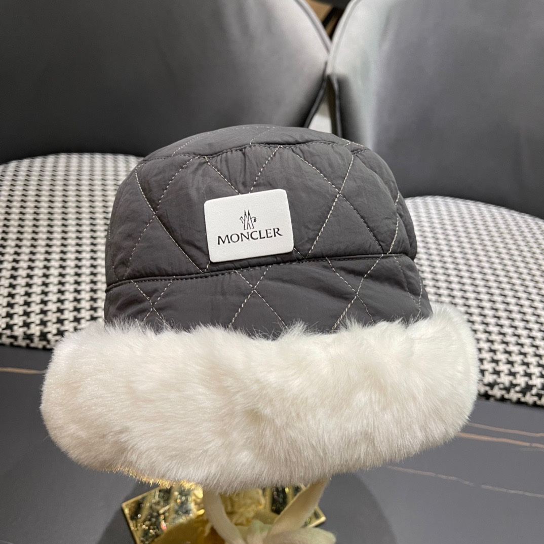 蒙囗MONCLER2024秋冬款毛绒护耳雷锋帽加厚更保暖时尚流行质感一流秋冬保暖最佳名品赶紧订购哦跑量款