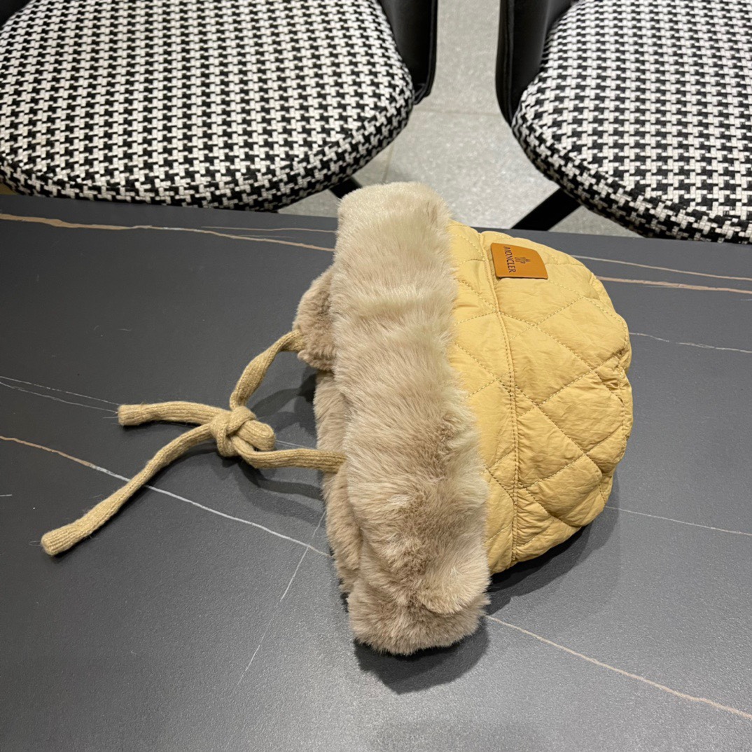 蒙囗MONCLER2024秋冬款毛绒护耳雷锋帽加厚更保暖时尚流行质感一流秋冬保暖最佳名品赶紧订购哦跑量款