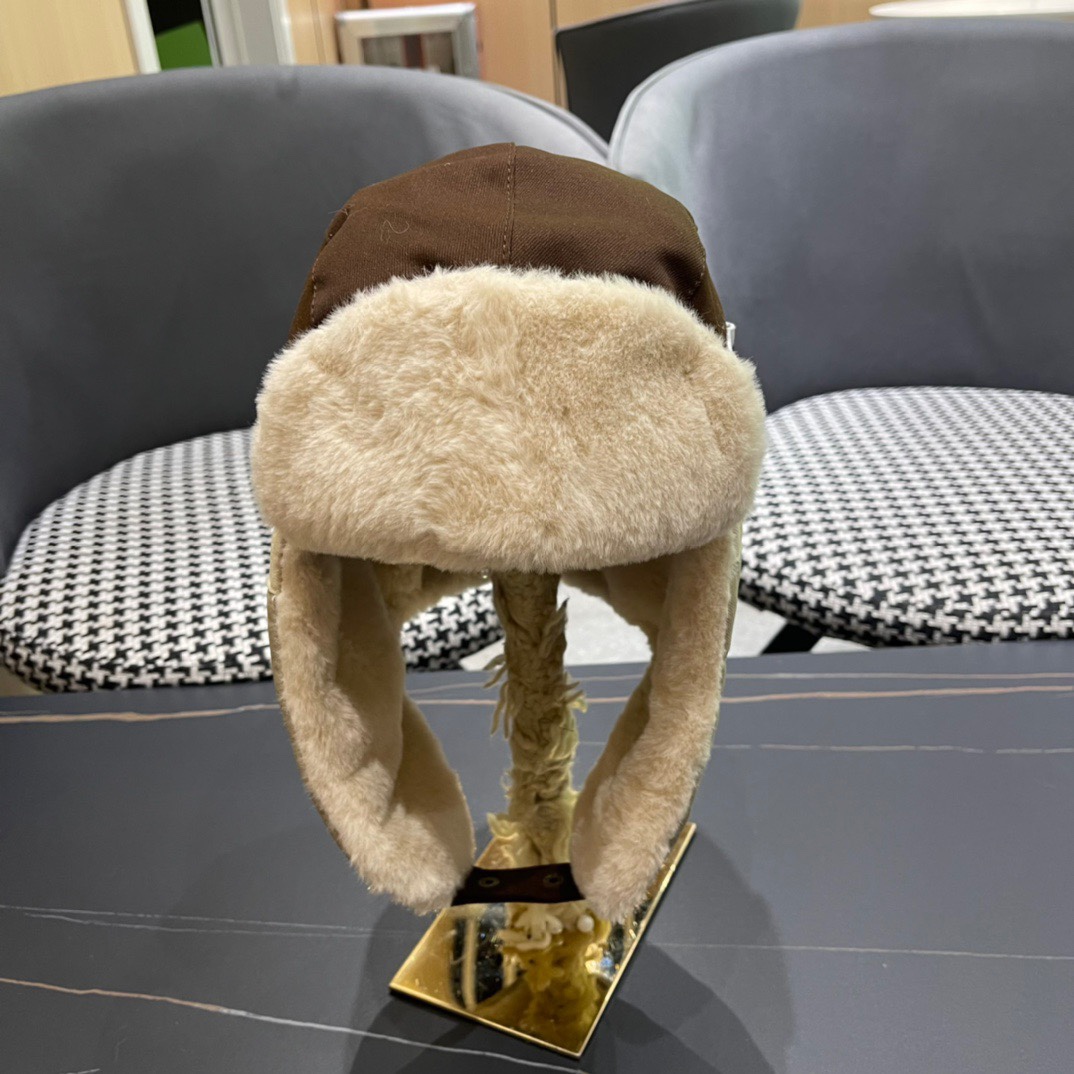 DIOR迪奥加绒雷锋帽子女防风防寒东北帽百搭加厚飞行员护耳帽