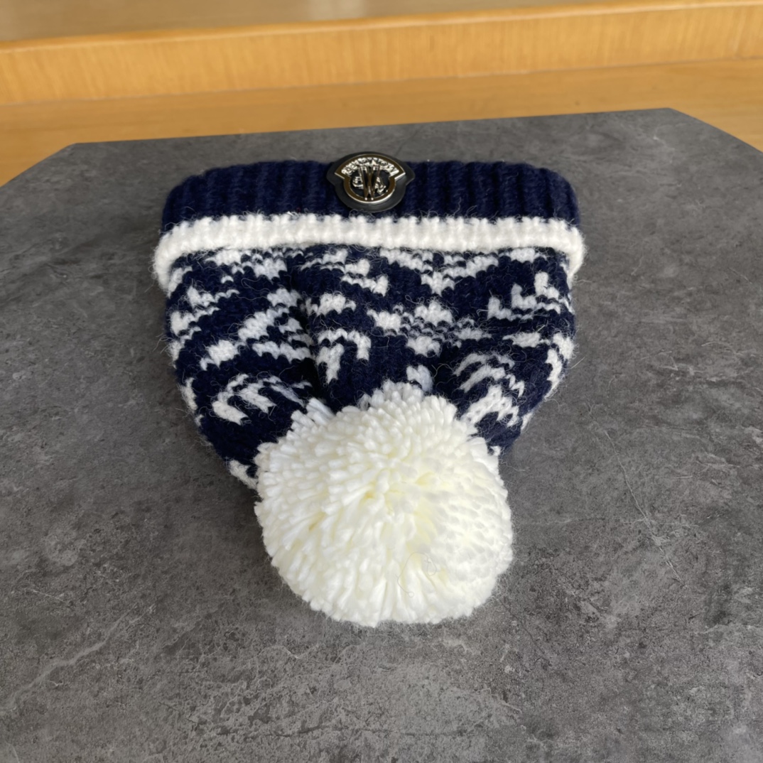 。Moncler蒙口，韩版加绒针织毛线帽，毛球可爱提花撞色时尚女秋冬大头围护耳保暖显脸小