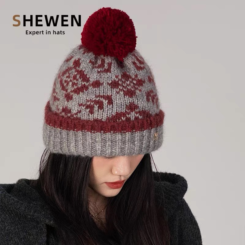 。Moncler蒙口，韩版加绒针织毛线帽，毛球可爱提花撞色时尚女秋冬大头围护耳保暖显脸小