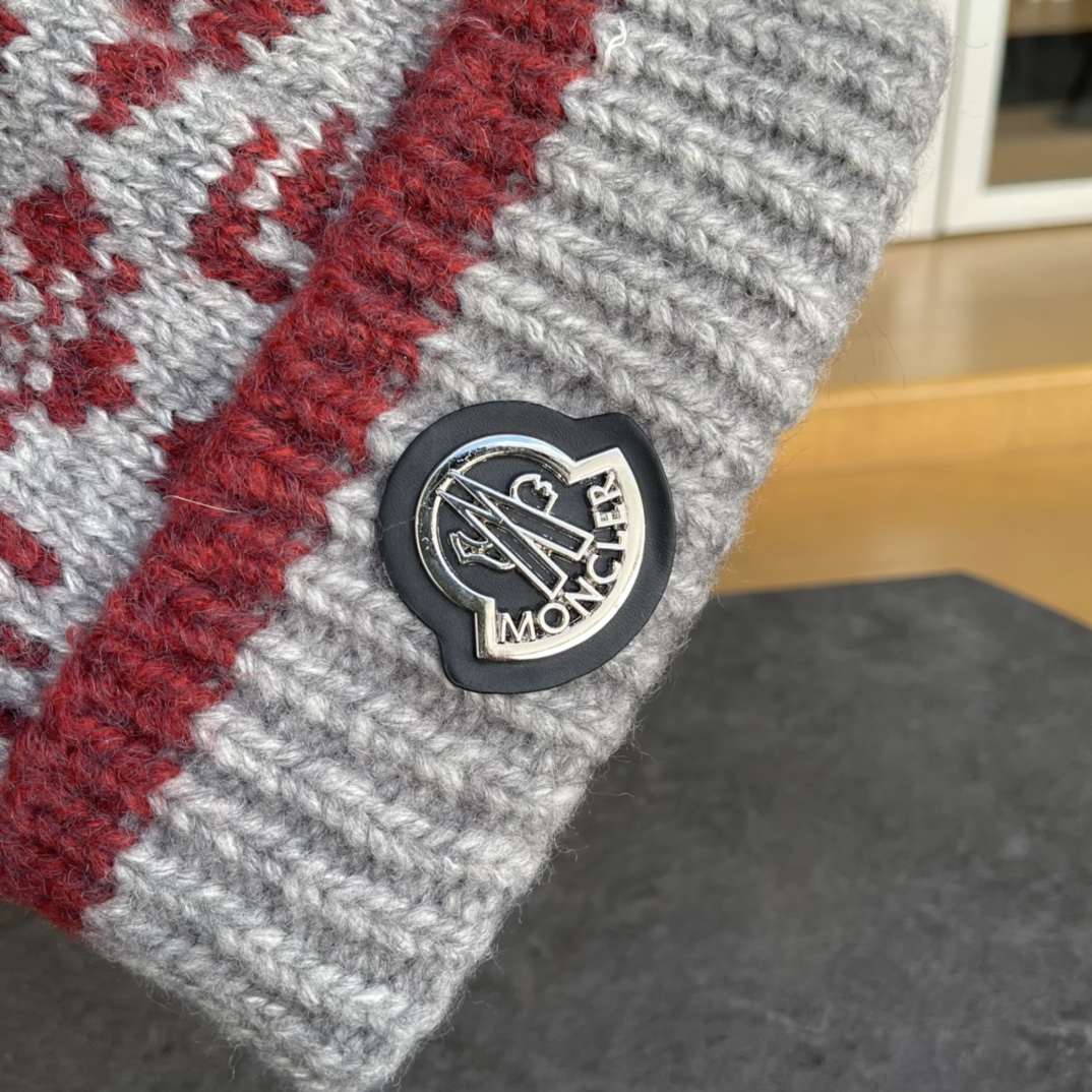 。Moncler蒙口，韩版加绒针织毛线帽，毛球可爱提花撞色时尚女秋冬大头围护耳保暖显脸小