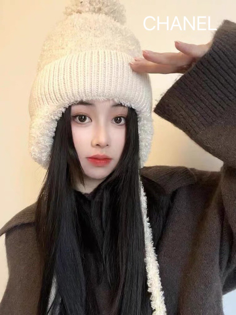 NO:215439,Chanel Chanel blogger braided wool ball ear protection knit hat warmth thickened wool hat women Lei Feng hat fisherman hat baseball hat knit hat, hat, chanel, chanel, espadrilles, hats19860909Chanel香奈儿博主辫子毛球护耳针织帽保暖加厚毛线帽子女雷锋帽帽子渔夫帽棒球帽针织帽,帽子,chanel,chanel,espadrilles,hats,hat