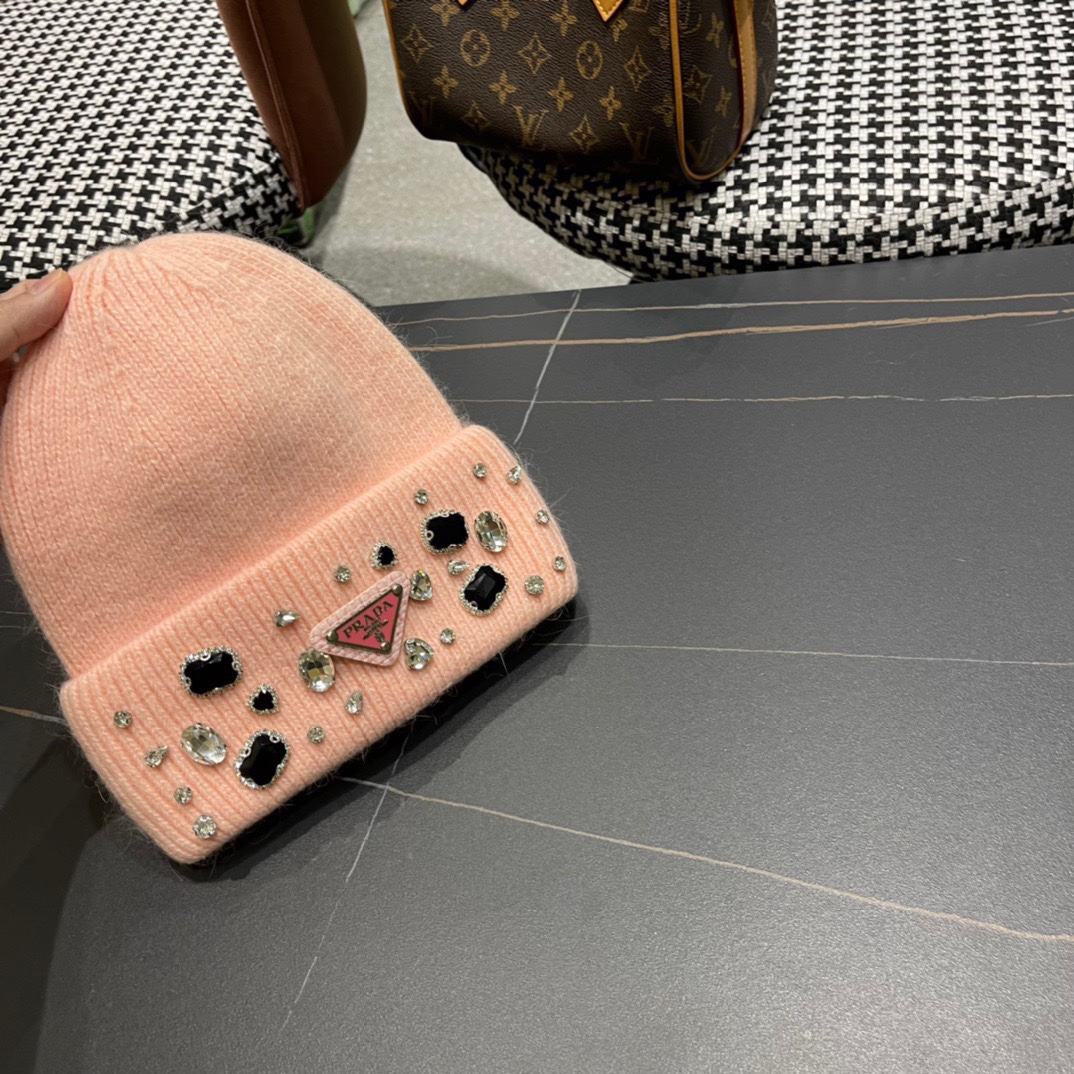NO:215443,Prada Korean style fashionable rhinestone knitted hat for women in autumn and winter rabbit hair warm wool hat versatile ear protection head hat fisherman hat baseball hat knitted hat, hat, prada, espadrilles, hats19860909Prada韩版时尚洋气水钻针织帽子女秋冬季兔毛保暖毛线帽百搭护耳套头帽帽子渔夫帽棒球帽针织帽,帽子,prada,espadrilles,hats,hat
