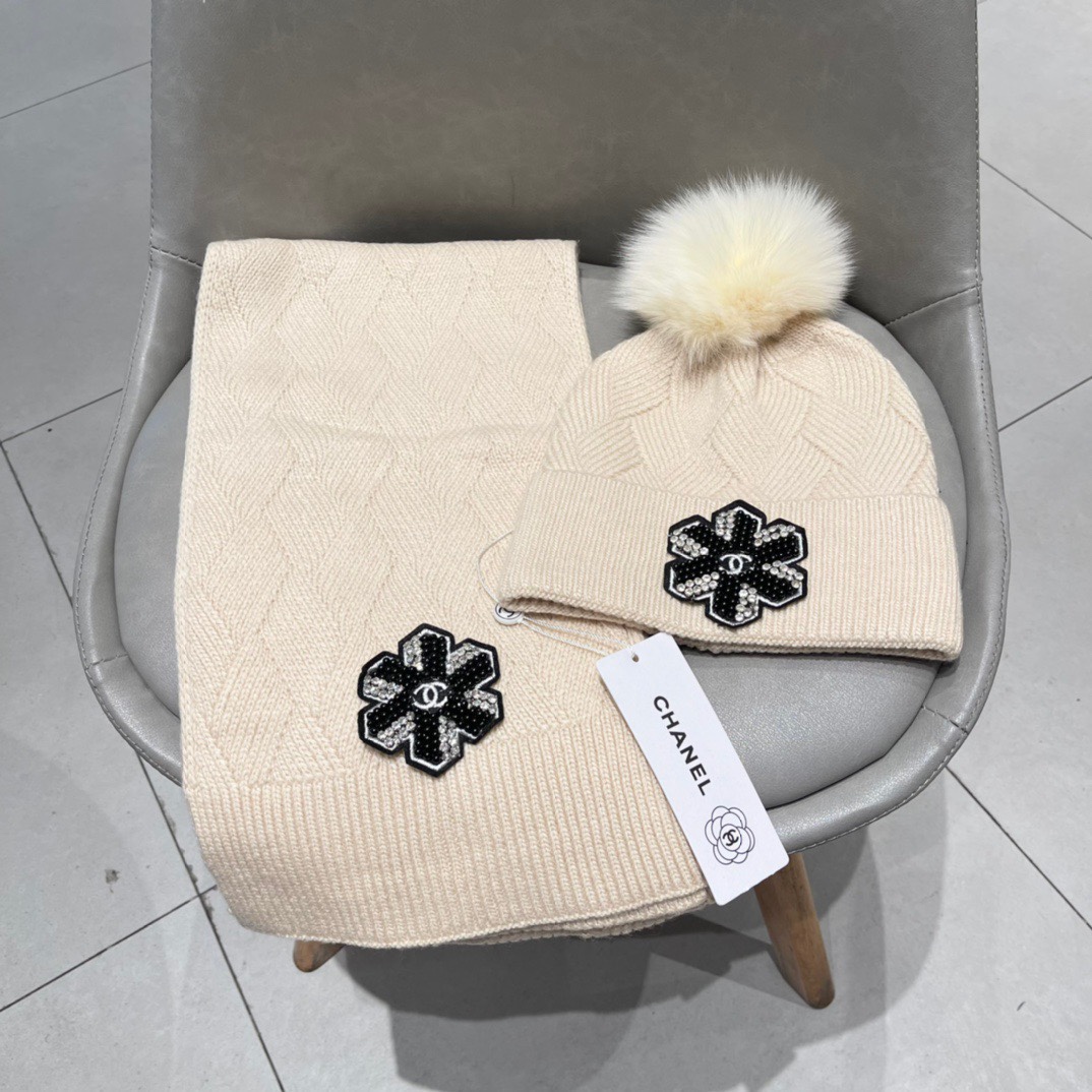 NO:215445,Chanel Three-Piece Wool Set Fox Wool Hat Scarf Gloves】Classic Hat Set!  It’s super comfortable~ A young lady in winter~ You’re just a short set of hats this winter~ It’s warm and fashionable!  Universal style for men and women! Can be used as a couple style!  Complete anti-counterfeiting label hanging cards!  A variety of styles, welcome to choose! Hats, fisherman hats, baseball hats, knit hats, hats, chanel, espadrilles, gloves, hats19860909香奈儿三件套羊毛套装狐狸毛帽子围巾手套】经典套装帽子！暖暖哒超级舒服～冬日小姐姐减龄神器哦～这个冬天你就差这么一套套装帽子啦～又保暖又时尚！男女通用款!可以做情侣款！防伪标签吊卡齐全！多多款式,欢迎选择!帽子渔夫帽棒球帽针织帽,帽子,chanel,espadrilles,gloves,hats,hat