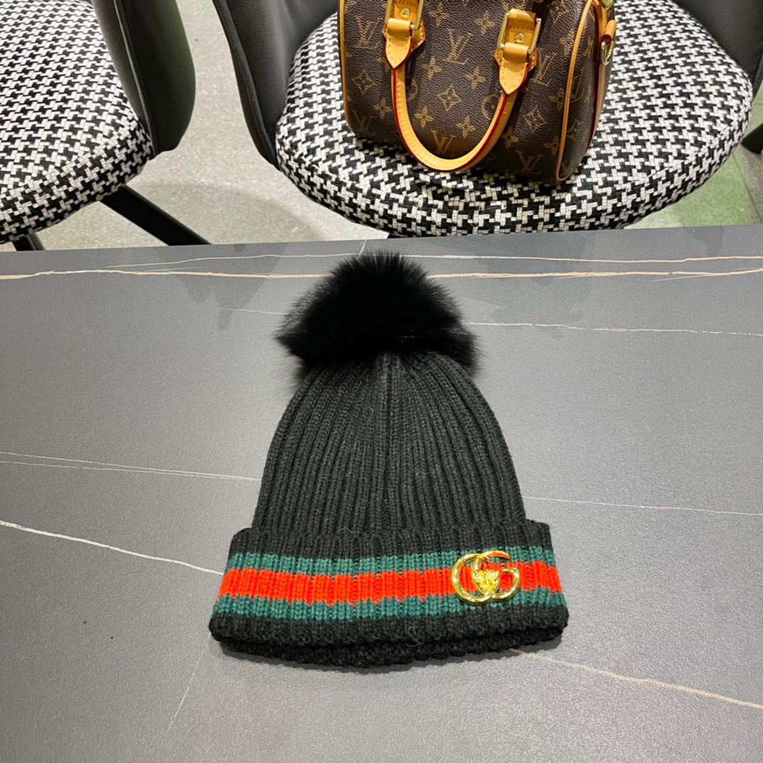 NO:215369,[GUCCI Guqi] The new autumn and winter small fragrance style bee fox wool wool hat, super hot and first-class texture, and it is very easy to match when you go out!  Hat fisherman hat baseball hat knit hat, hat, gucci, espadrilles, hats19860909【GUCCI古奇】秋冬新款小香风蜜蜂款狐狸毛球毛线帽,超火爆质感一流,出街超好搭配！帽子渔夫帽棒球帽针织帽,帽子,gucci,espadrilles,hats,hat