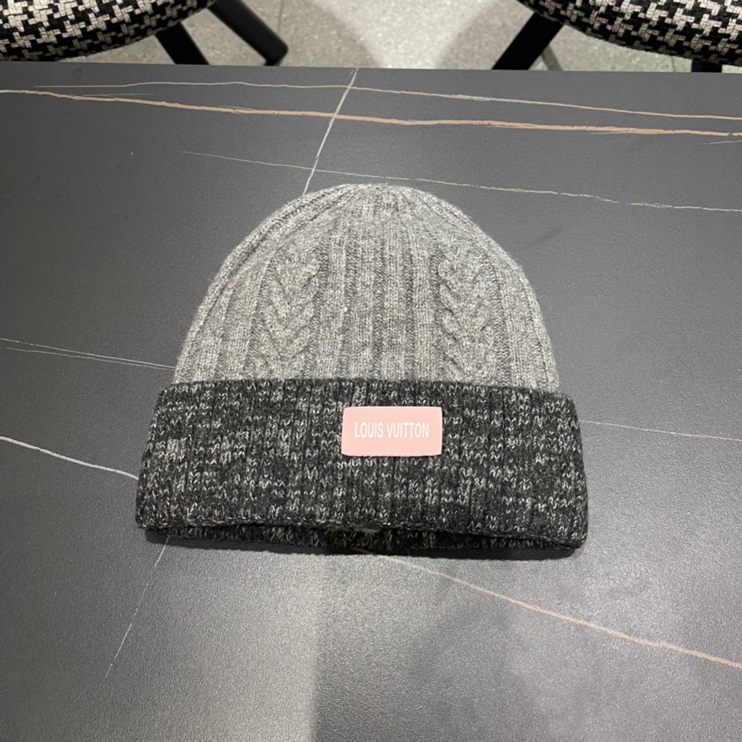 NO:215391,lv Louis Vuitton autumn and winter new knitted hat for women warm hat big head circumference showing face small versatile windproof wool hat fisherman hat baseball hat knit hat, hat, louis vuitton, louis vuitton, espadrilles, hats19860909lv路易威登秋冬新款针织帽女保暖帽子大头围显脸小百搭防风毛线帽帽子渔夫帽棒球帽针织帽,帽子,louis vuitton,louis vuitton,espadrilles,hats,hat