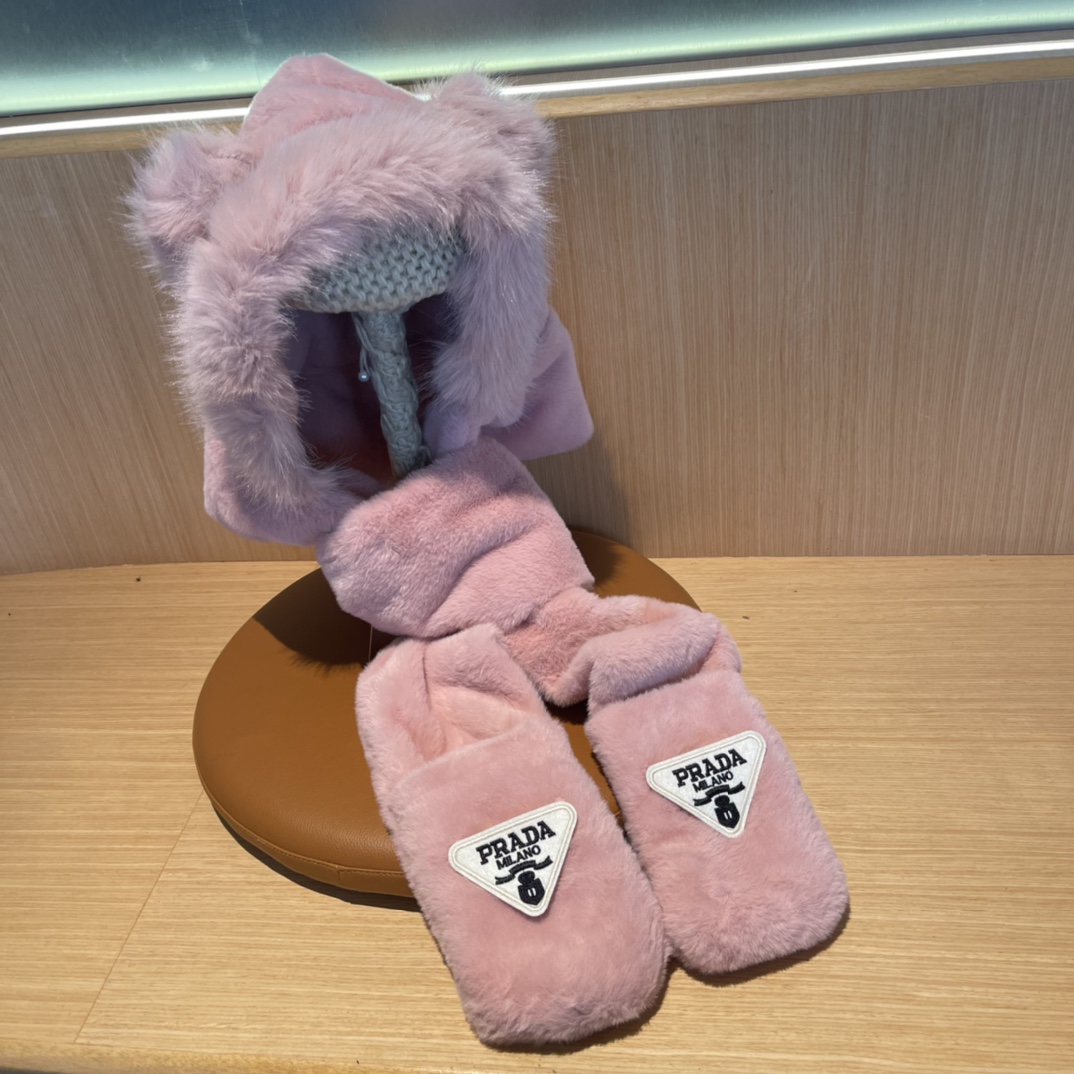 NO:215421,Prada three-piece set prada. Classic suit hat!  The hat and scarf are warm and comfortable~ The young lady in winter age reduction artifact~ You are just a short set of hats this winter~ It is warm and fashionable!  Hat fisherman hat baseball hat knit hat, hat, prada, prada, espadrilles, hats19860909普拉达三件套prada.经典套装帽子！帽子围巾暖暖哒超级舒服～冬日小姐姐减龄神器哦～这个冬天你就差这么一套套装帽子啦～又保暖又时尚！帽子渔夫帽棒球帽针织帽,帽子,prada,prada,espadrilles,hats,hat