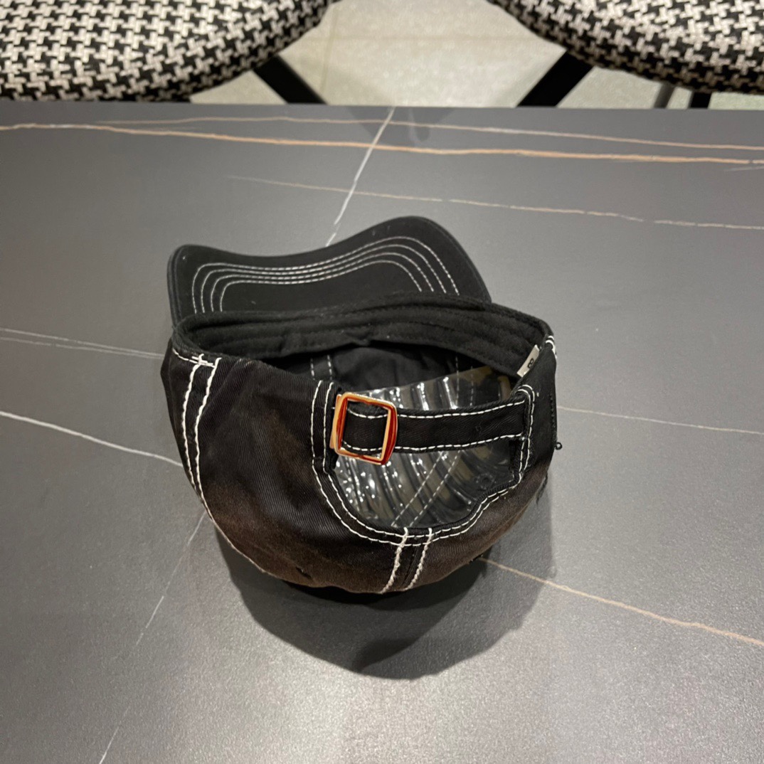  新品Balenciaga巴黎世家新款棒球帽
现货秒发🧢简约时尚超级无敌好看的帽子！情侣款！原单货比起其