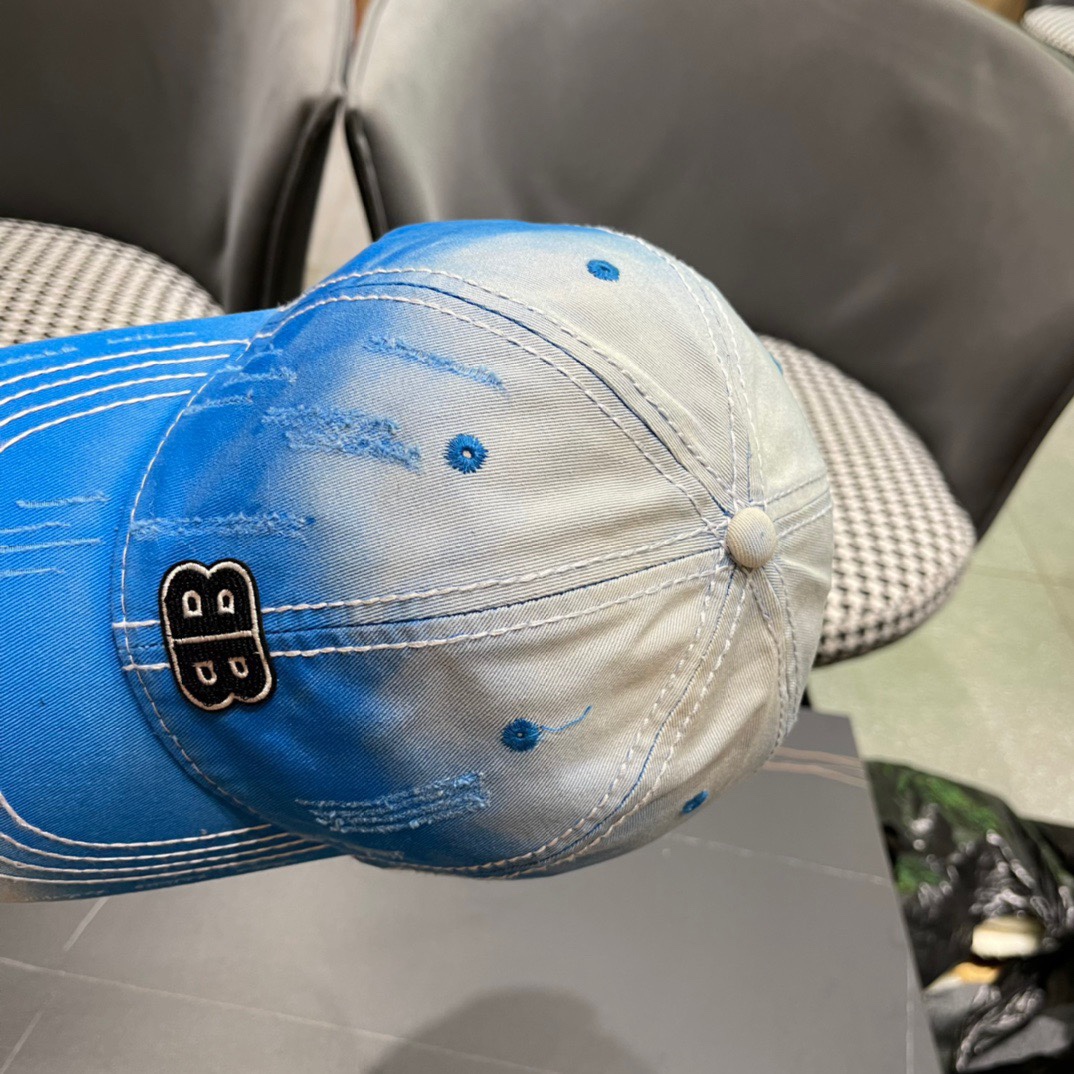  新品Balenciaga巴黎世家新款棒球帽
现货秒发🧢简约时尚超级无敌好看的帽子！情侣款！原单货比起其