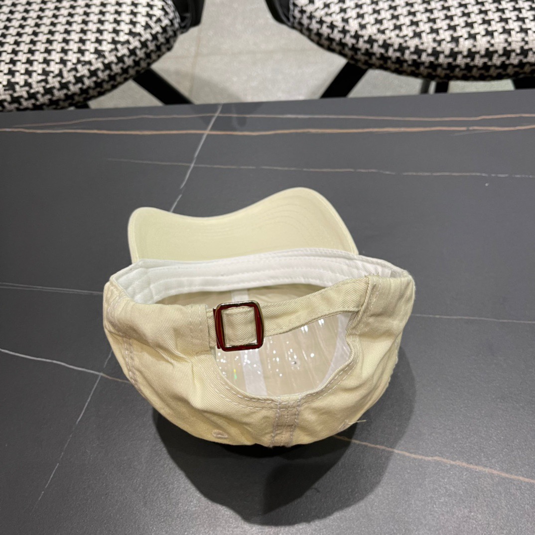  新品Balenciaga巴黎世家新款棒球帽
现货秒发🧢简约时尚超级无敌好看的帽子！情侣款！原单货比起其