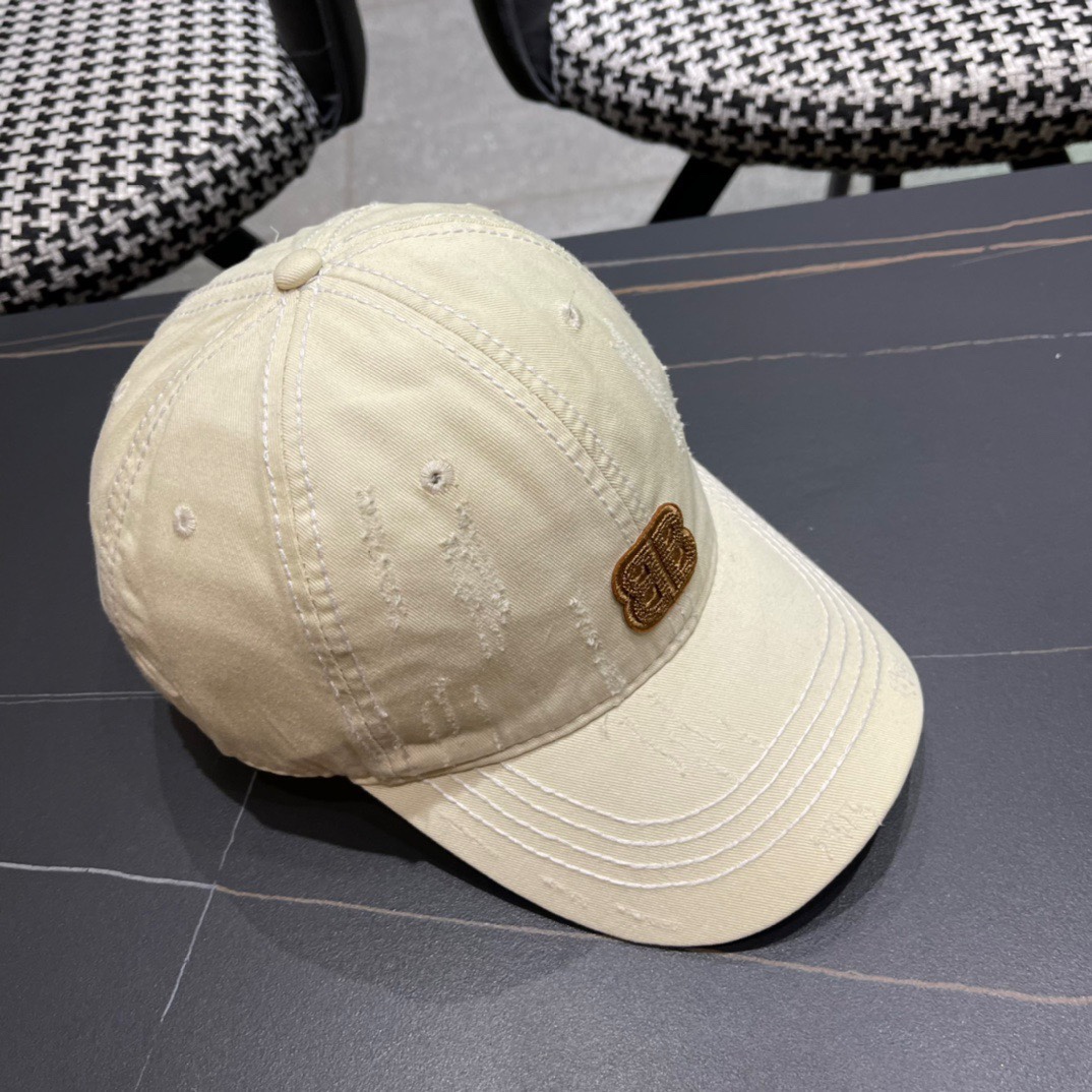  新品Balenciaga巴黎世家新款棒球帽
现货秒发🧢简约时尚超级无敌好看的帽子！情侣款！原单货比起其