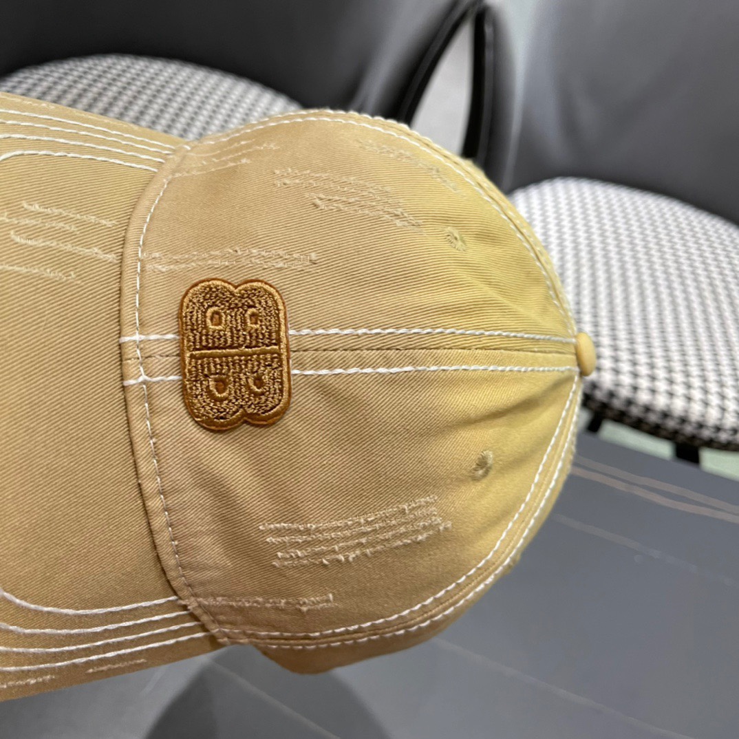  新品Balenciaga巴黎世家新款棒球帽
现货秒发🧢简约时尚超级无敌好看的帽子！情侣款！原单货比起其