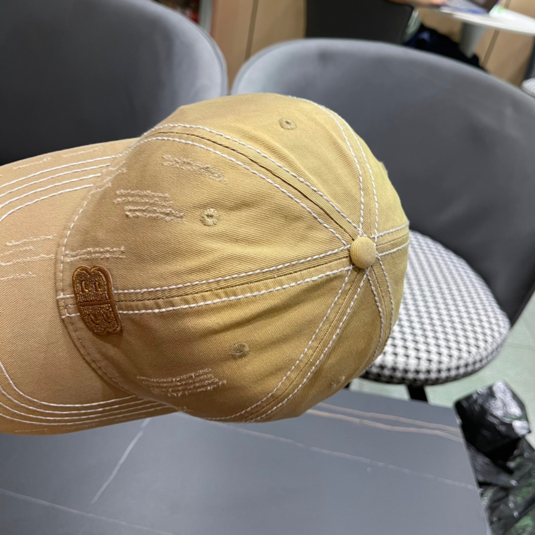  新品Balenciaga巴黎世家新款棒球帽
现货秒发🧢简约时尚超级无敌好看的帽子！情侣款！原单货比起其