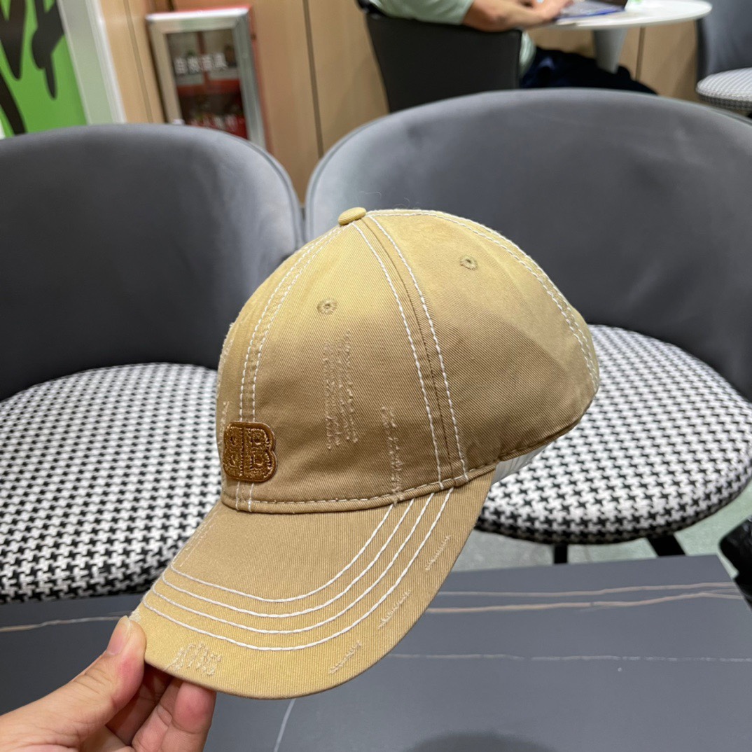  新品Balenciaga巴黎世家新款棒球帽
现货秒发🧢简约时尚超级无敌好看的帽子！情侣款！原单货比起其