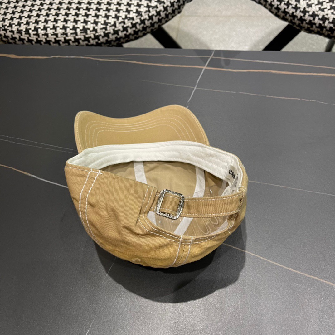  新品Balenciaga巴黎世家新款棒球帽
现货秒发🧢简约时尚超级无敌好看的帽子！情侣款！原单货比起其