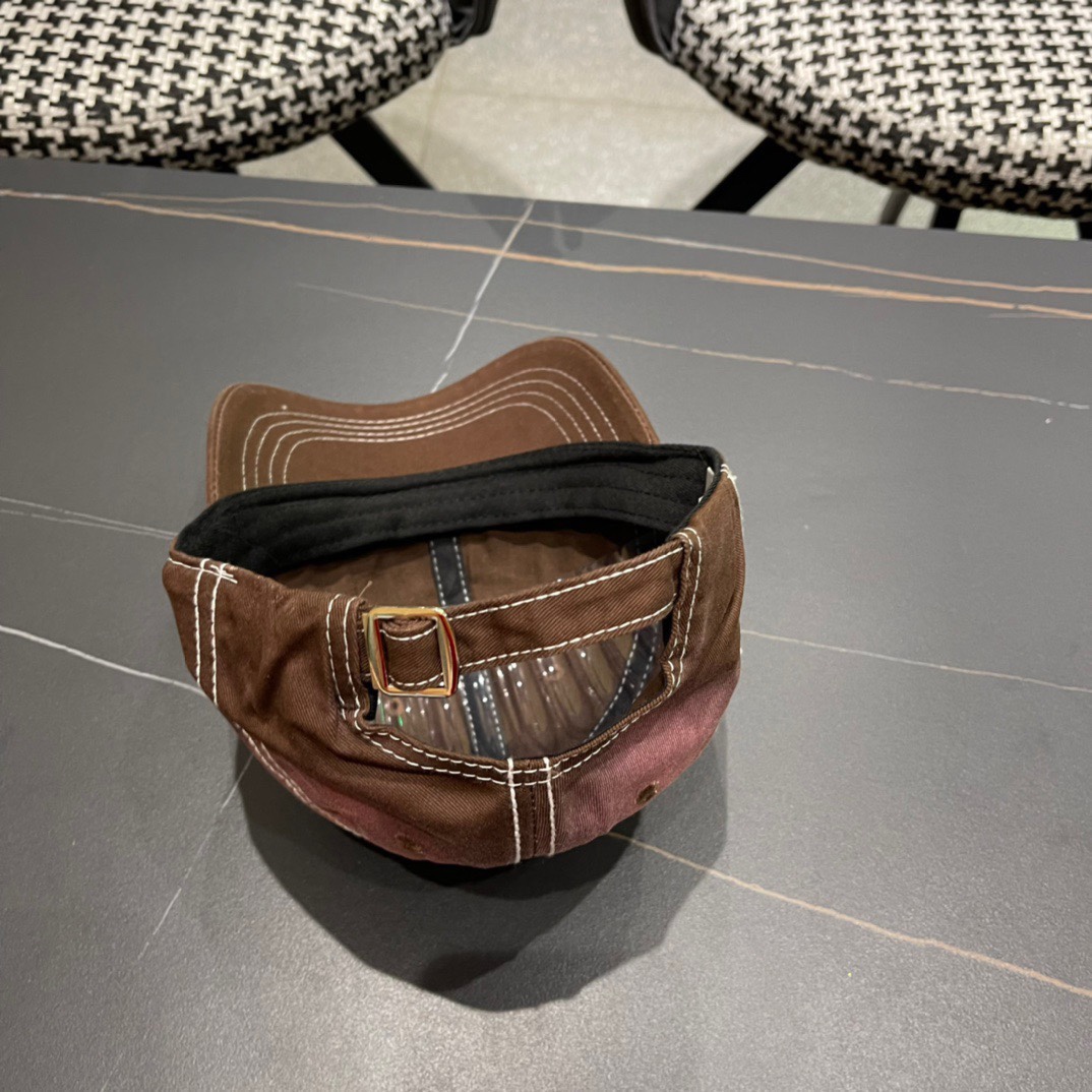  新品Balenciaga巴黎世家新款棒球帽
现货秒发🧢简约时尚超级无敌好看的帽子！情侣款！原单货比起其