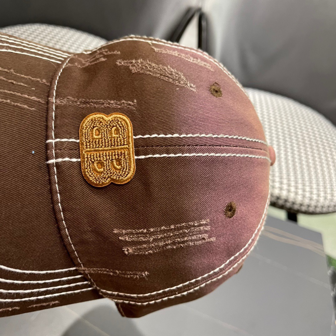  新品Balenciaga巴黎世家新款棒球帽
现货秒发🧢简约时尚超级无敌好看的帽子！情侣款！原单货比起其