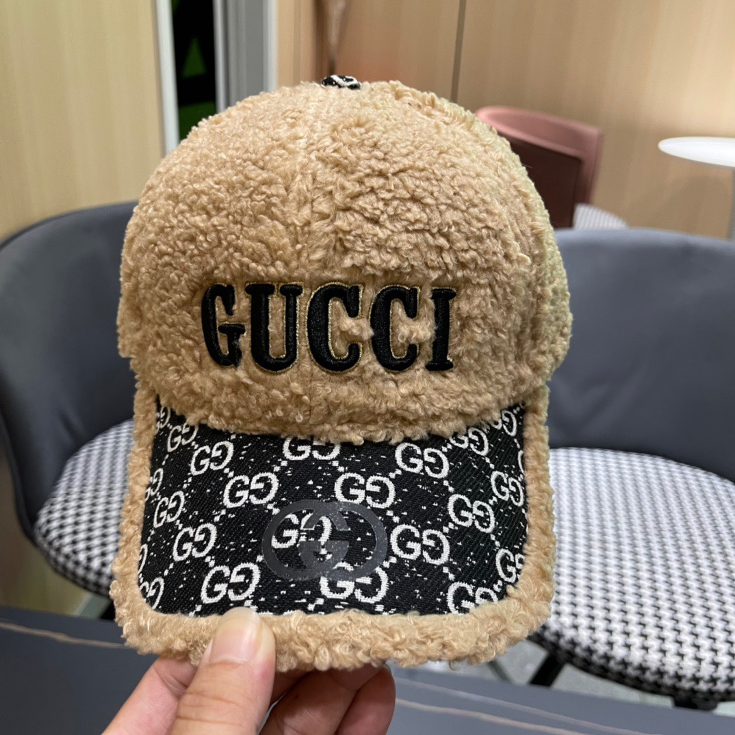 古奇棒球帽♥️GUCCI🧢官网新品秋冬新款毛绒棒球帽，原单品质火爆来袭 🔥🎩 工艺非常精美 方便携带！跑