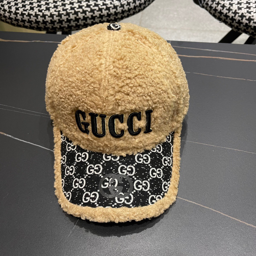 古奇棒球帽♥️GUCCI🧢官网新品秋冬新款毛绒棒球帽，原单品质火爆来袭 🔥🎩 工艺非常精美 方便携带！跑