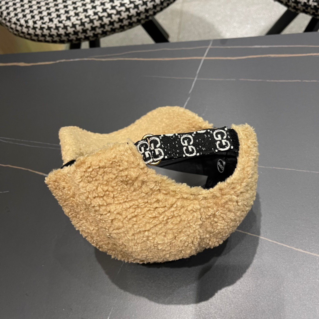 古奇棒球帽♥️GUCCI🧢官网新品秋冬新款毛绒棒球帽，原单品质火爆来袭 🔥🎩 工艺非常精美 方便携带！跑