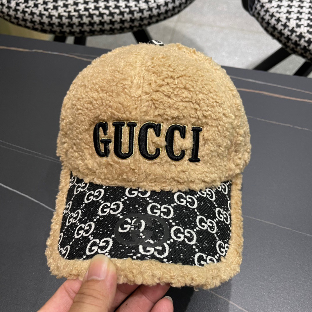 古奇棒球帽♥️GUCCI🧢官网新品秋冬新款毛绒棒球帽，原单品质火爆来袭 🔥🎩 工艺非常精美 方便携带！跑