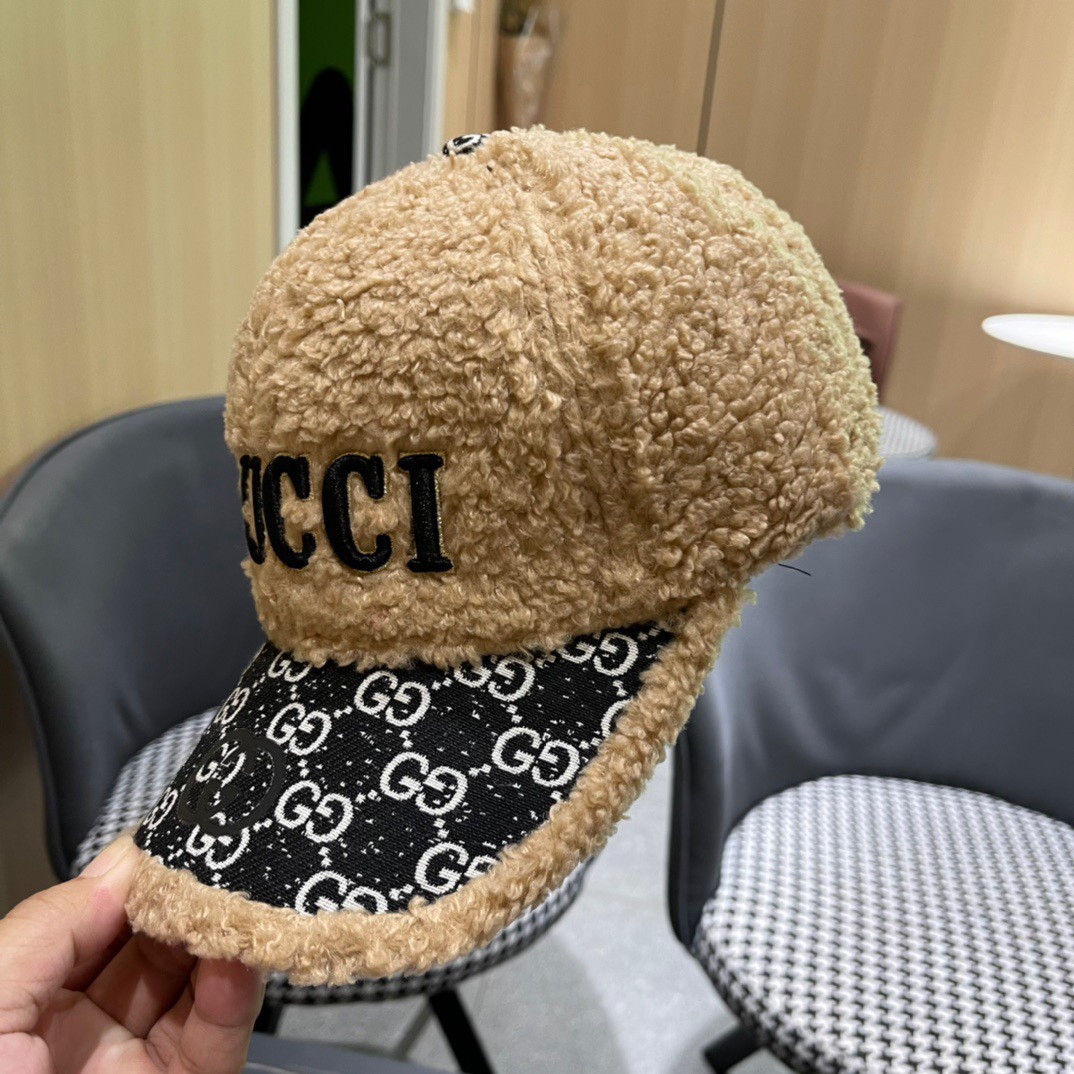 古奇棒球帽♥️GUCCI🧢官网新品秋冬新款毛绒棒球帽，原单品质火爆来袭 🔥🎩 工艺非常精美 方便携带！跑