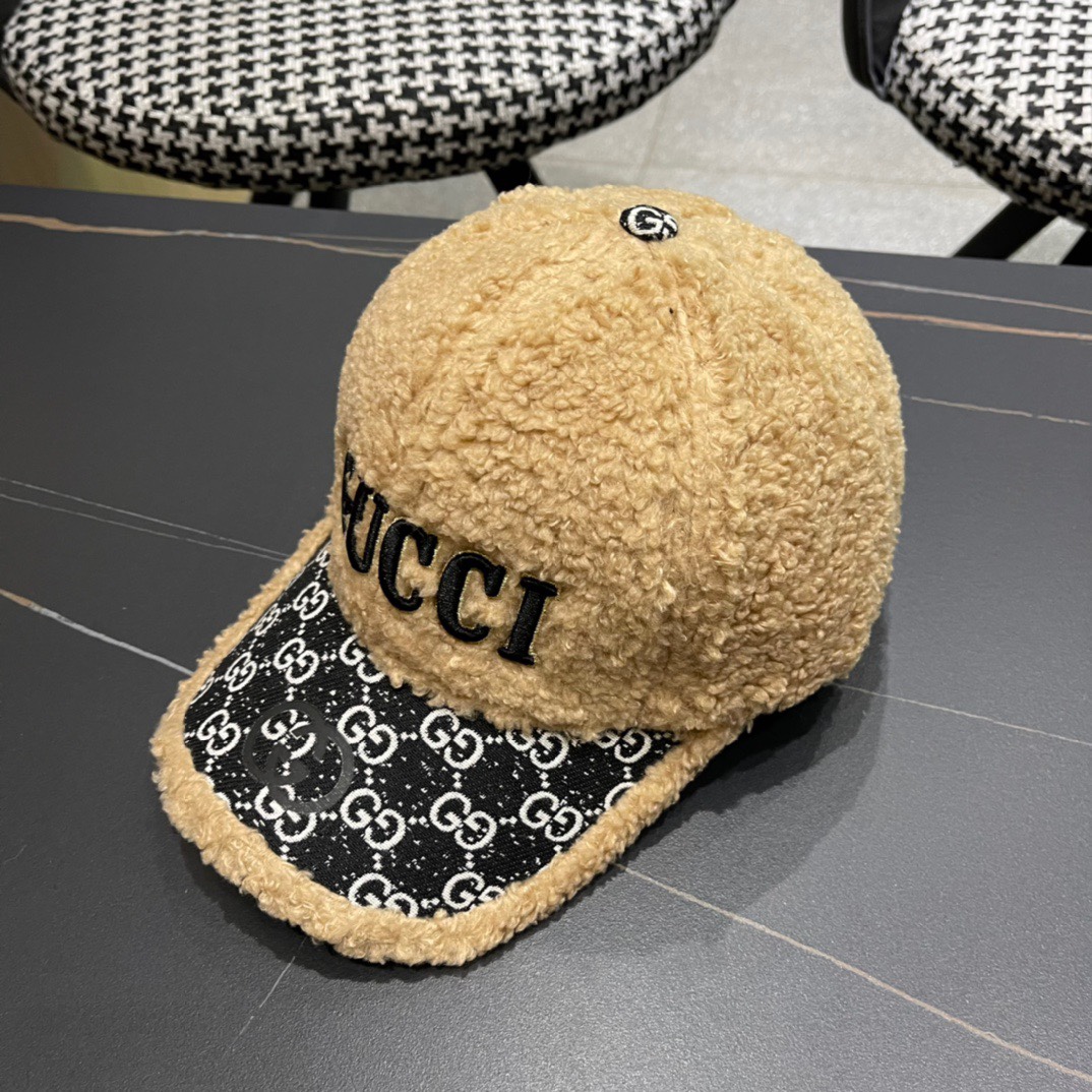 古奇棒球帽♥️GUCCI🧢官网新品秋冬新款毛绒棒球帽，原单品质火爆来袭 🔥🎩 工艺非常精美 方便携带！跑