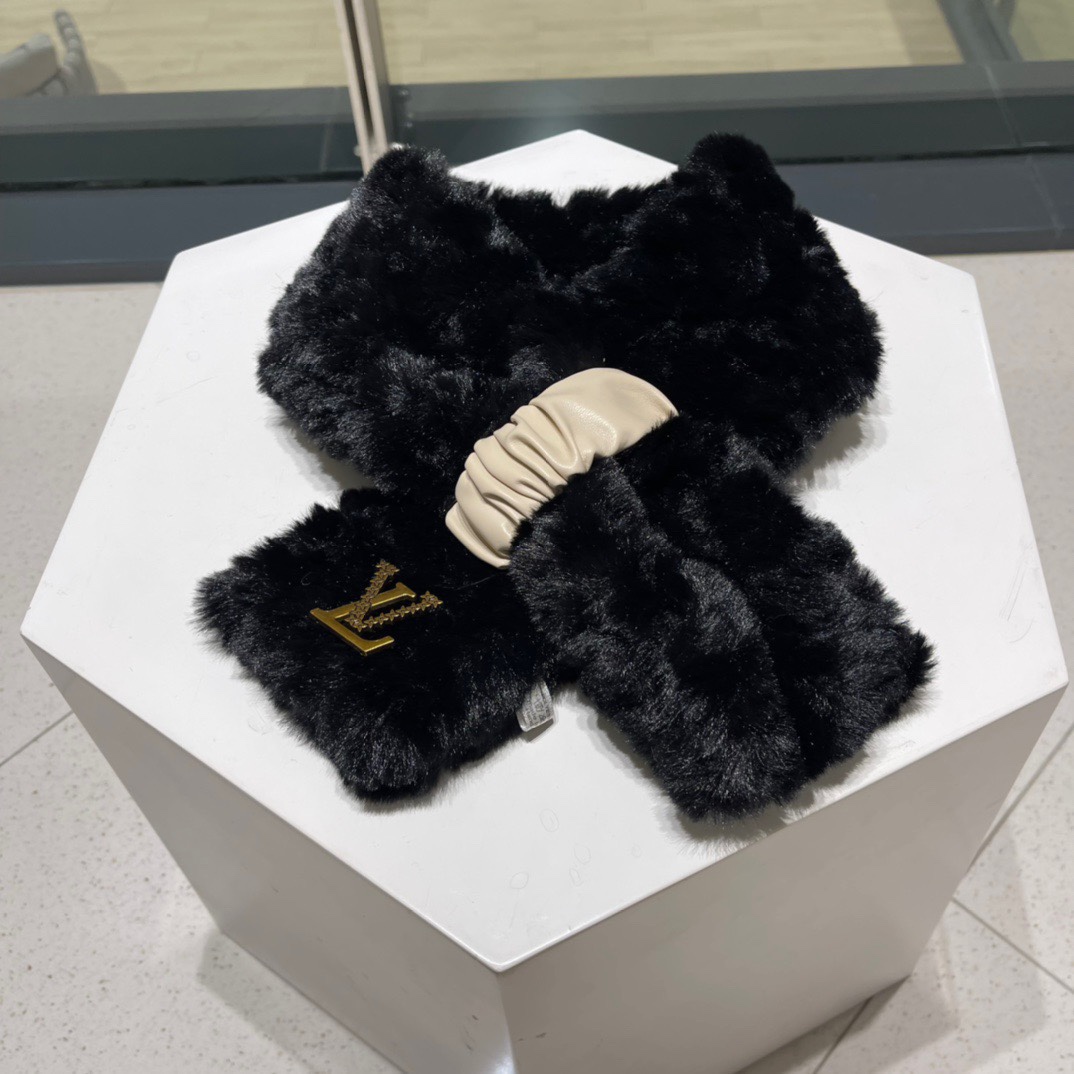 NO:215774,LV running rabbit fur scarf, super warm and versatile, cost-effective high hat, fisherman hat, baseball hat, knit hat, hat, louis vuitton, espadrilles, hats19860909LV跑量款兔毛围脖,超级保暖百搭,性价比高帽子渔夫帽棒球帽针织帽,帽子,louis vuitton,espadrilles,hats,hat