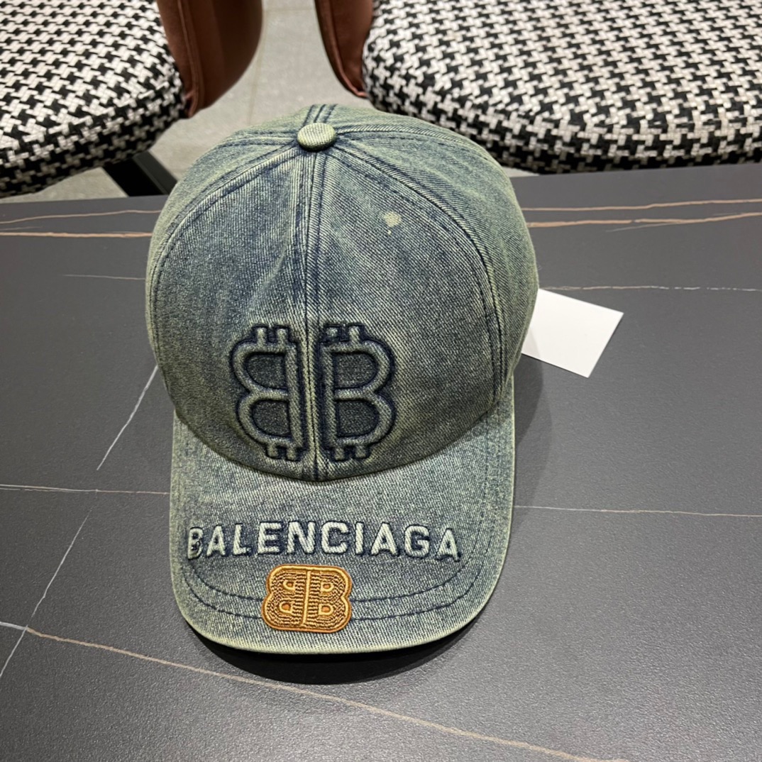 NO:215752,Balenciaga new washing old denim baseball cap newly launched washing cowboy series, casual versatile hat fisherman hat baseball cap knit hat, hat, balenciaga, espadrilles, hats19860909巴黎世家新款水洗做旧牛仔布棒球帽 新推出洗水牛仔系列,休闲百搭帽子渔夫帽棒球帽针织帽,帽子,balenciaga,espadrilles,hats,hat