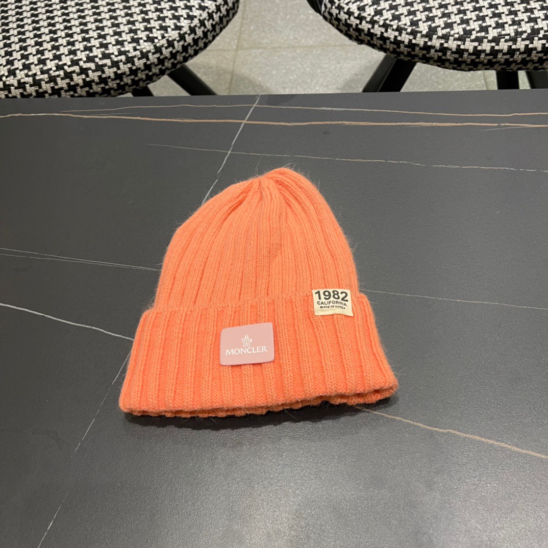 NO:215768,Moncler Moncler official website classic knitted hat, original single replica. Very soft and skin-friendly, very elastic, textured and very versatile style~ Warm cashmere wool hat, all sized and elastic, can be worn at any head circumference. Super good quality, sincerely recommended hat Fisherman hat Baseball hat Knit hat, hat, christian louboutin, Moncler, Moncler, espadrilles, hats19860909蒙口Moncler盟可睐官网经典针织帽,原单复刻.非常柔软亲肤,弹性很好有质感又非常百搭的款式~保暖的 羊绒毛线帽,均码有弹性任何头围都可以佩戴.质量超好真心推荐帽子渔夫帽棒球帽针织帽,帽子,christian louboutin,Moncler,Moncler,espadrilles,hats,hat