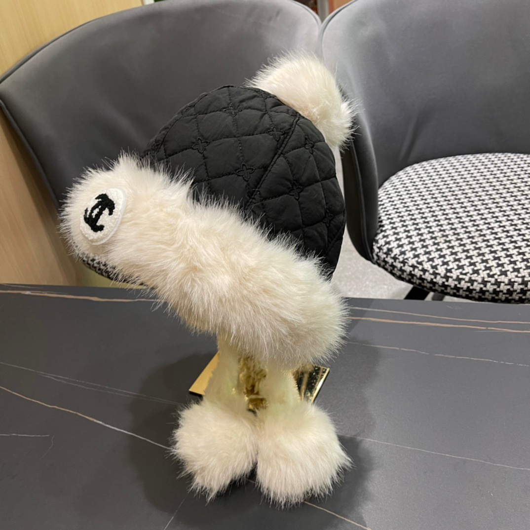 香奈儿Chanel 2024新款秋冬季雷锋帽加绒加厚护耳帽子