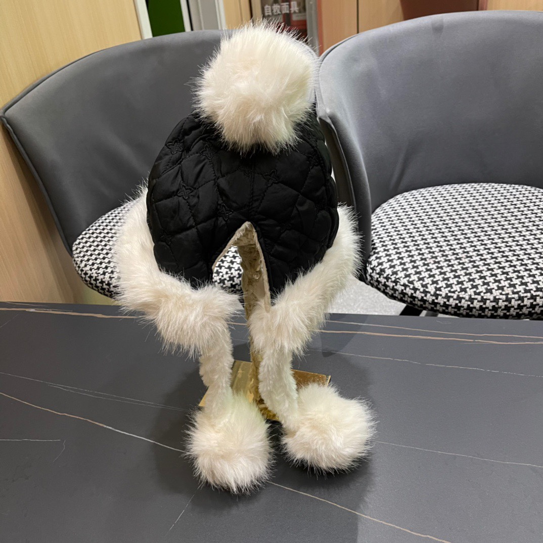 香奈儿Chanel 2024新款秋冬季雷锋帽加绒加厚护耳帽子