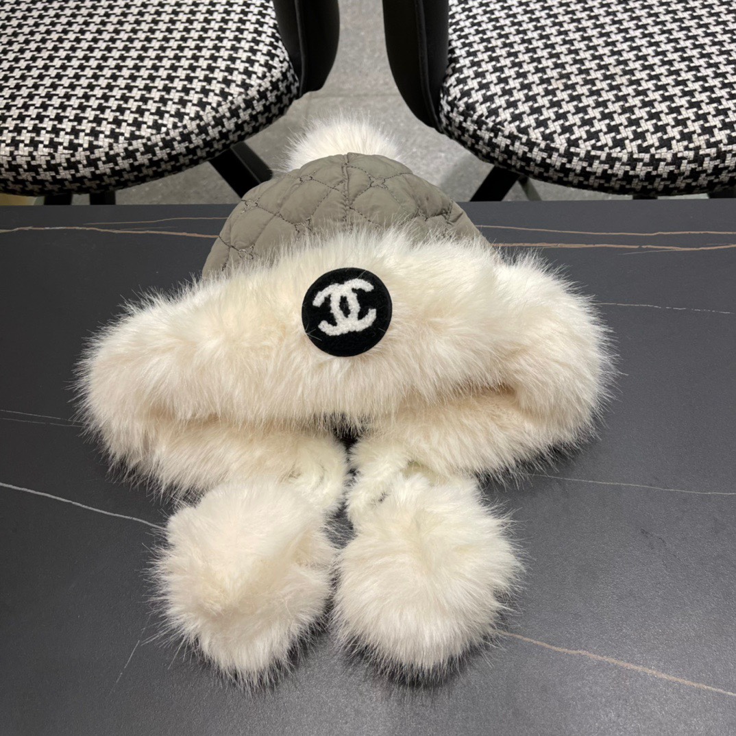 香奈儿Chanel 2024新款秋冬季雷锋帽加绒加厚护耳帽子