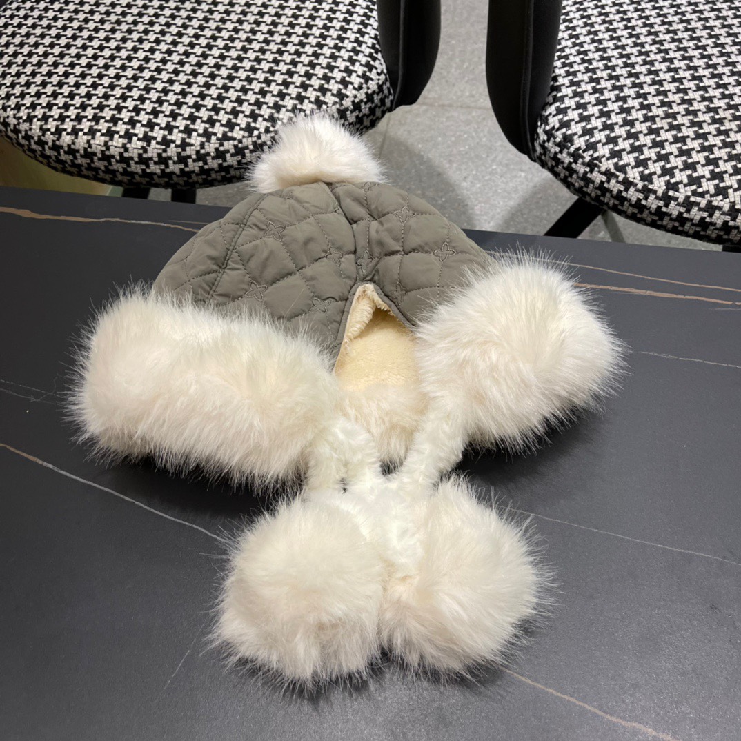 香奈儿Chanel 2024新款秋冬季雷锋帽加绒加厚护耳帽子