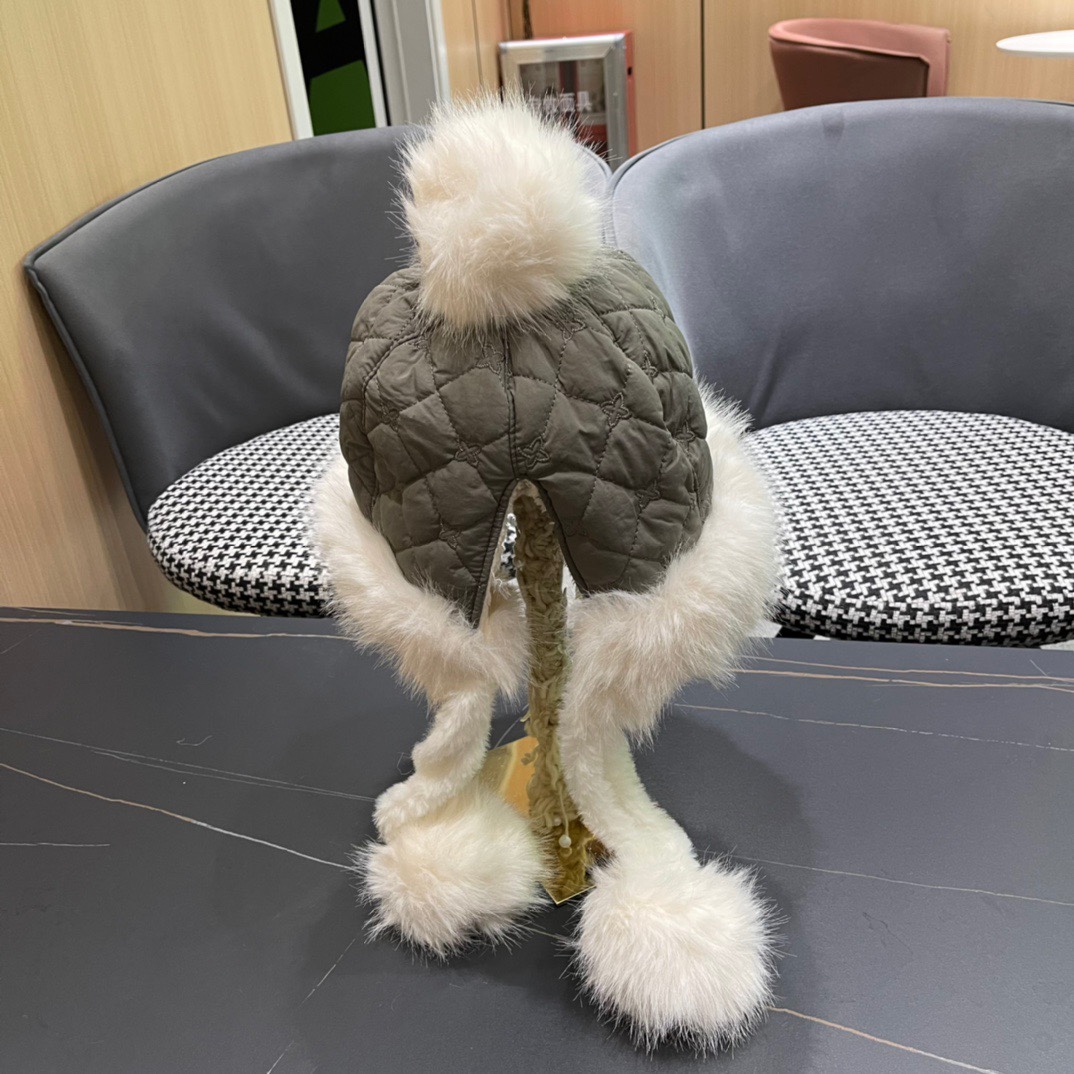 香奈儿Chanel 2024新款秋冬季雷锋帽加绒加厚护耳帽子